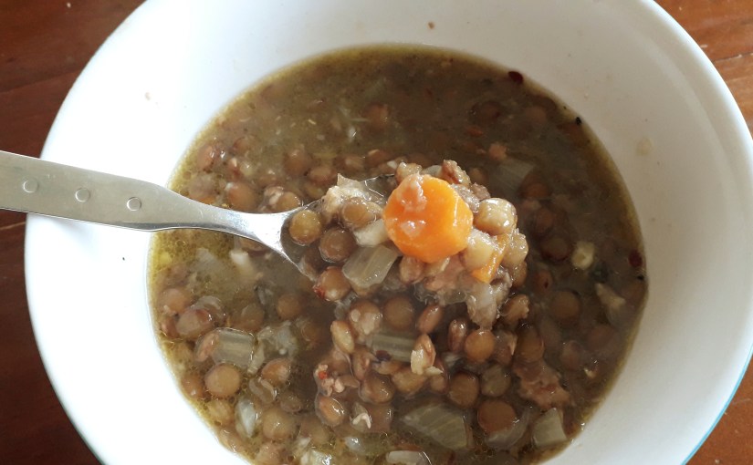 便宜好吃簡單又營養的扁豆湯（lentil soup）